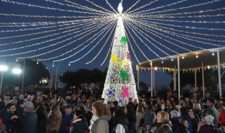 Nuestro coro Cardenal Spínola, protagonista en la inauguración del alumbrado de Navidad del Puerto de Huelva